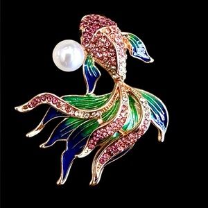Really fancy Angelfish , 🐠 koi fish, pin brooch with colorful rhinestones NWOT